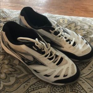 ASICS women’s volleyball/tennis shoes size 10